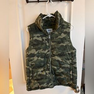 Old Navy Camouflage Puffer Vest